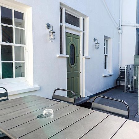 Marine Cottage - Parking - By Brighton Holiday Lets Exterior photo