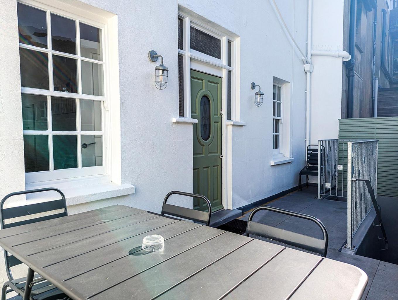 Marine Cottage - Parking - By Brighton Holiday Lets Exterior photo