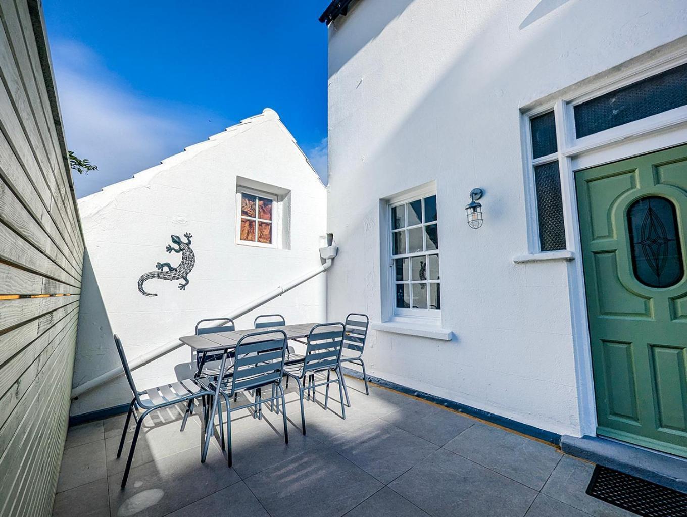 Marine Cottage - Parking - By Brighton Holiday Lets Exterior photo